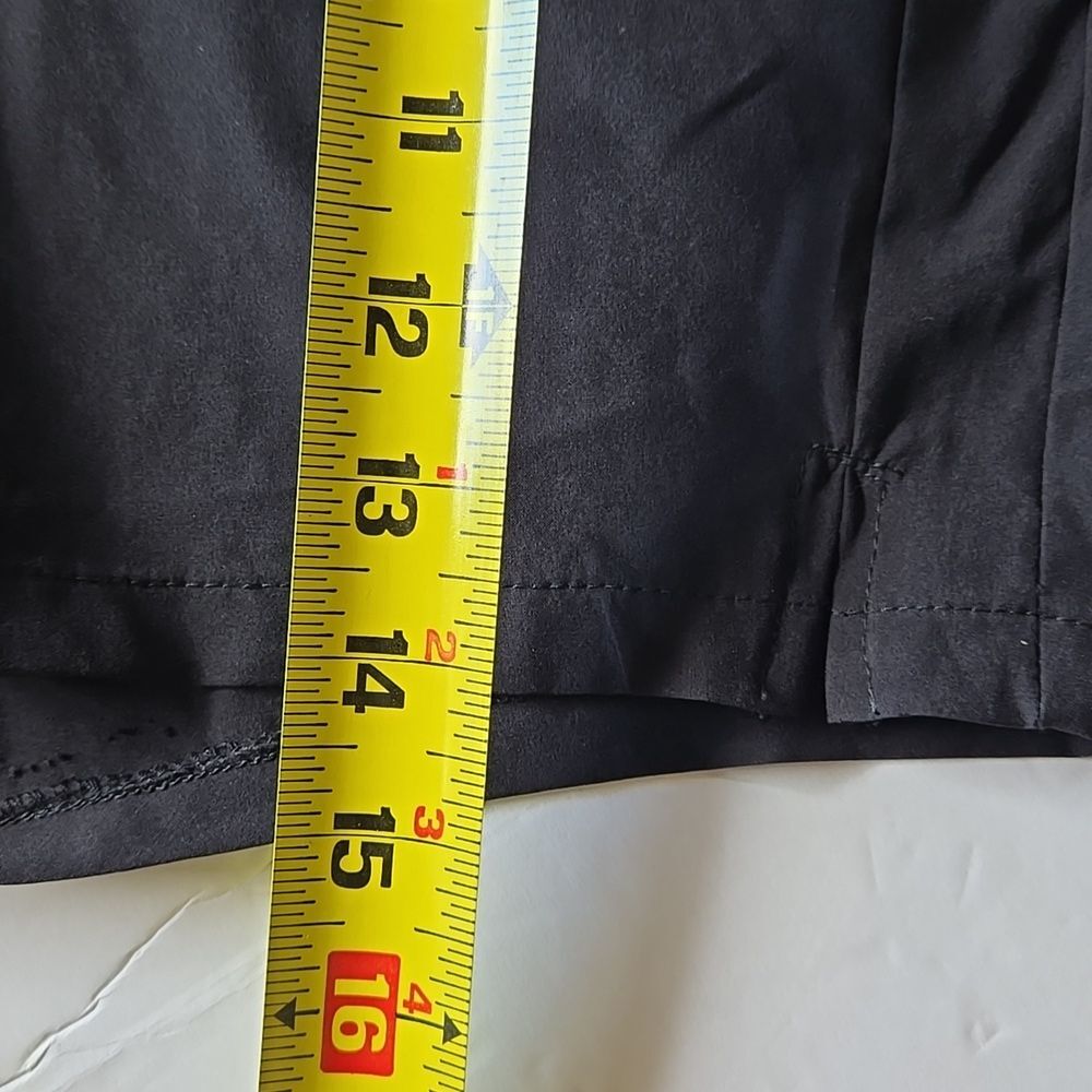 Athleta Tribeca 9" Bermuda Shorts Lightweight Black Womens Size 2 5 Pockets - Picture 9 of 10